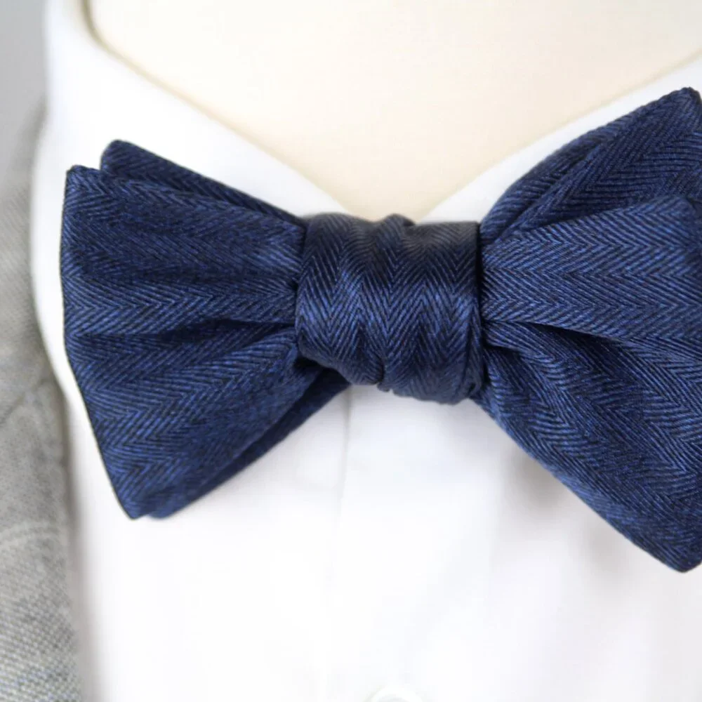 Men's Self-tied Bow Tie 100%Silk Navy Blue Stripes‎ S730
